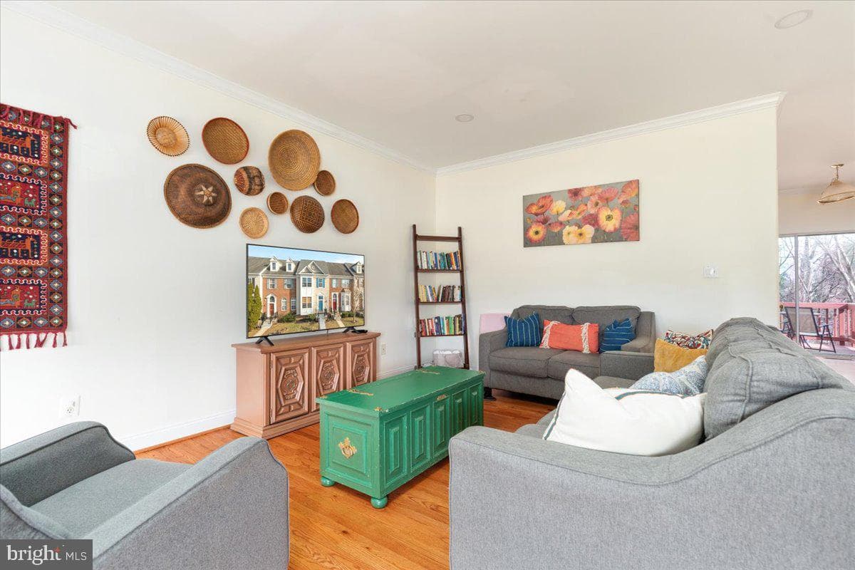 8709 Chorley Way photo 9