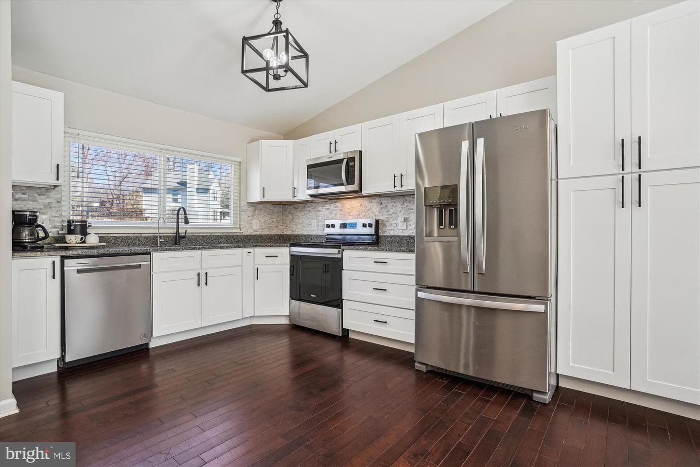 7337 Mariposa Drive photo 4