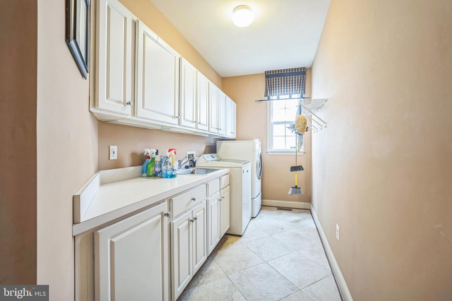4839 Montega Drive photo 12
