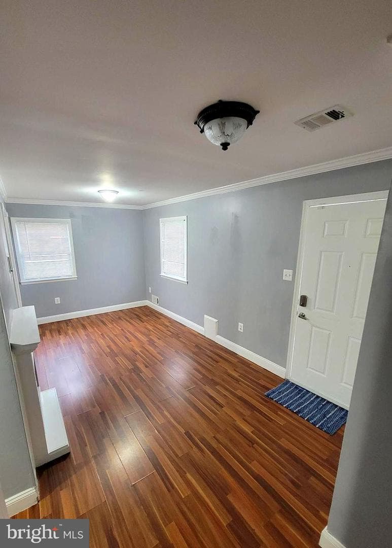 2853 Banks Court photo 4