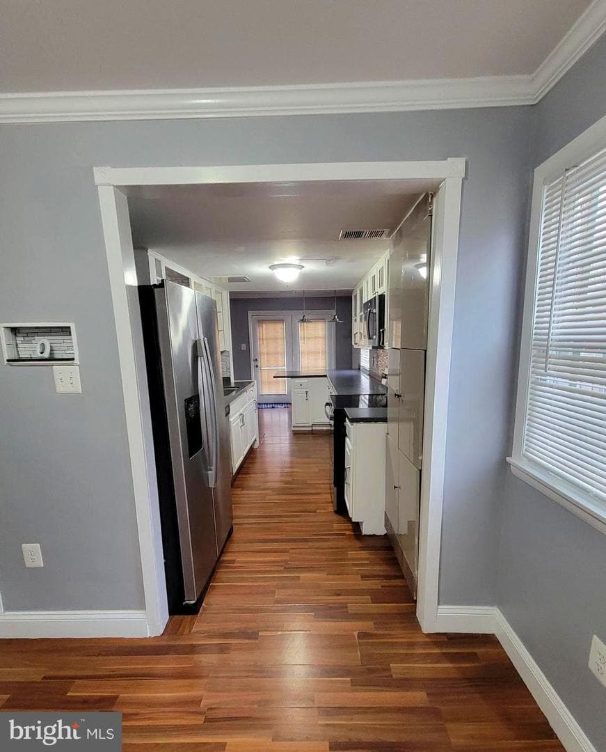 2853 Banks Court photo 6