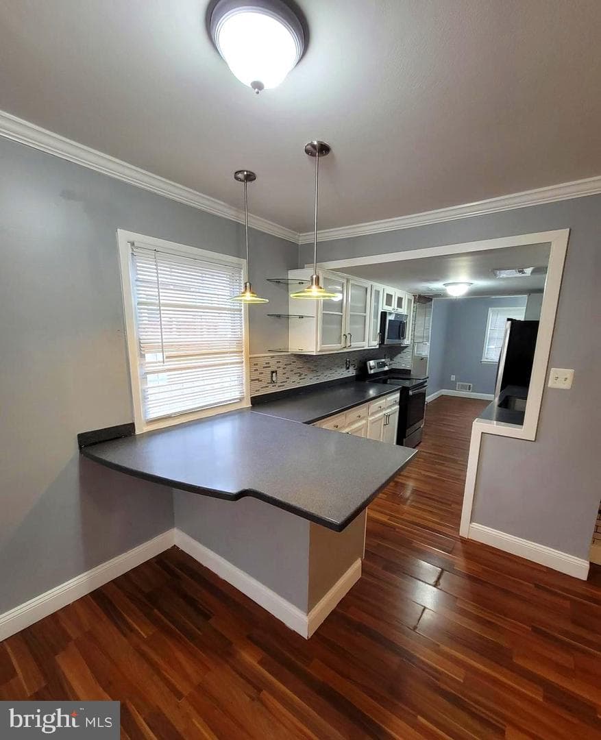 2853 Banks Court photo 8