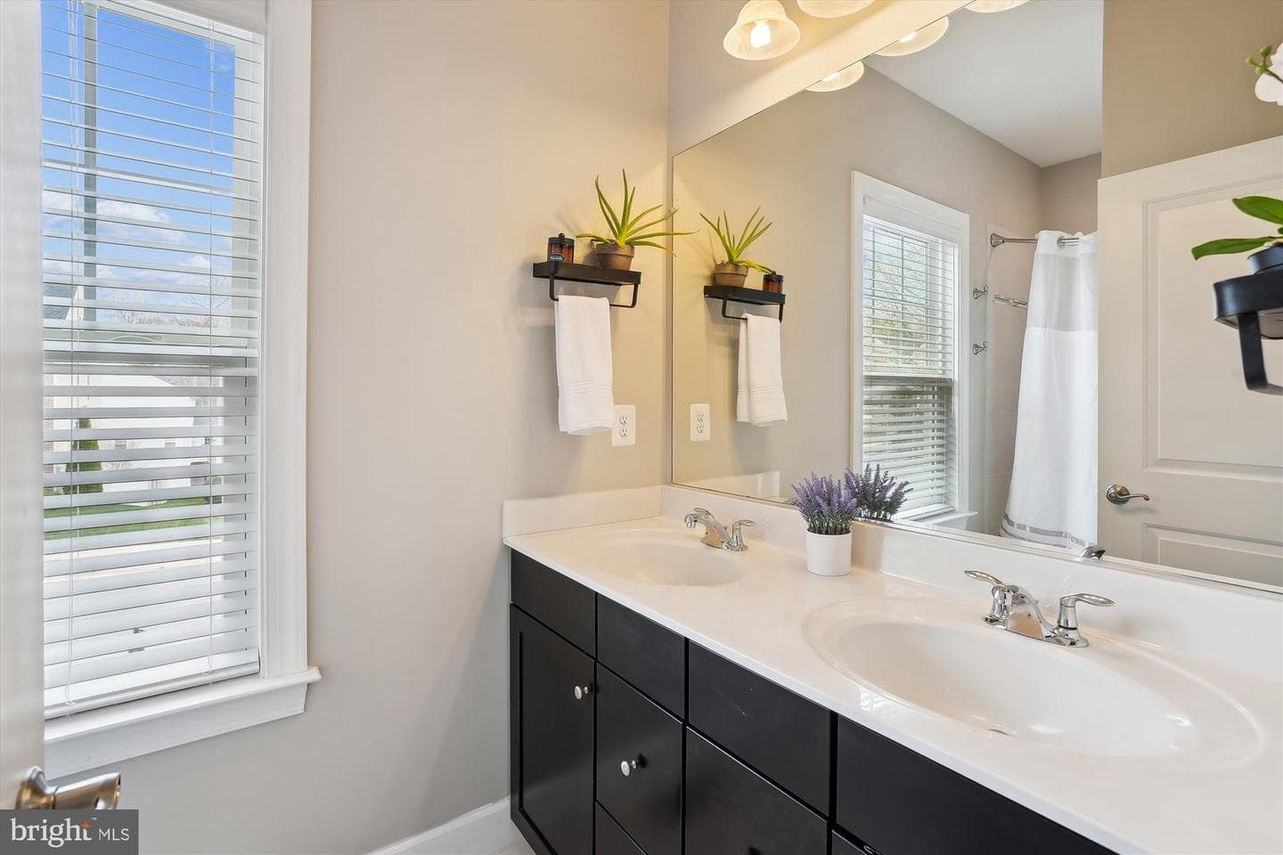 15109 Addison Lane photo 25
