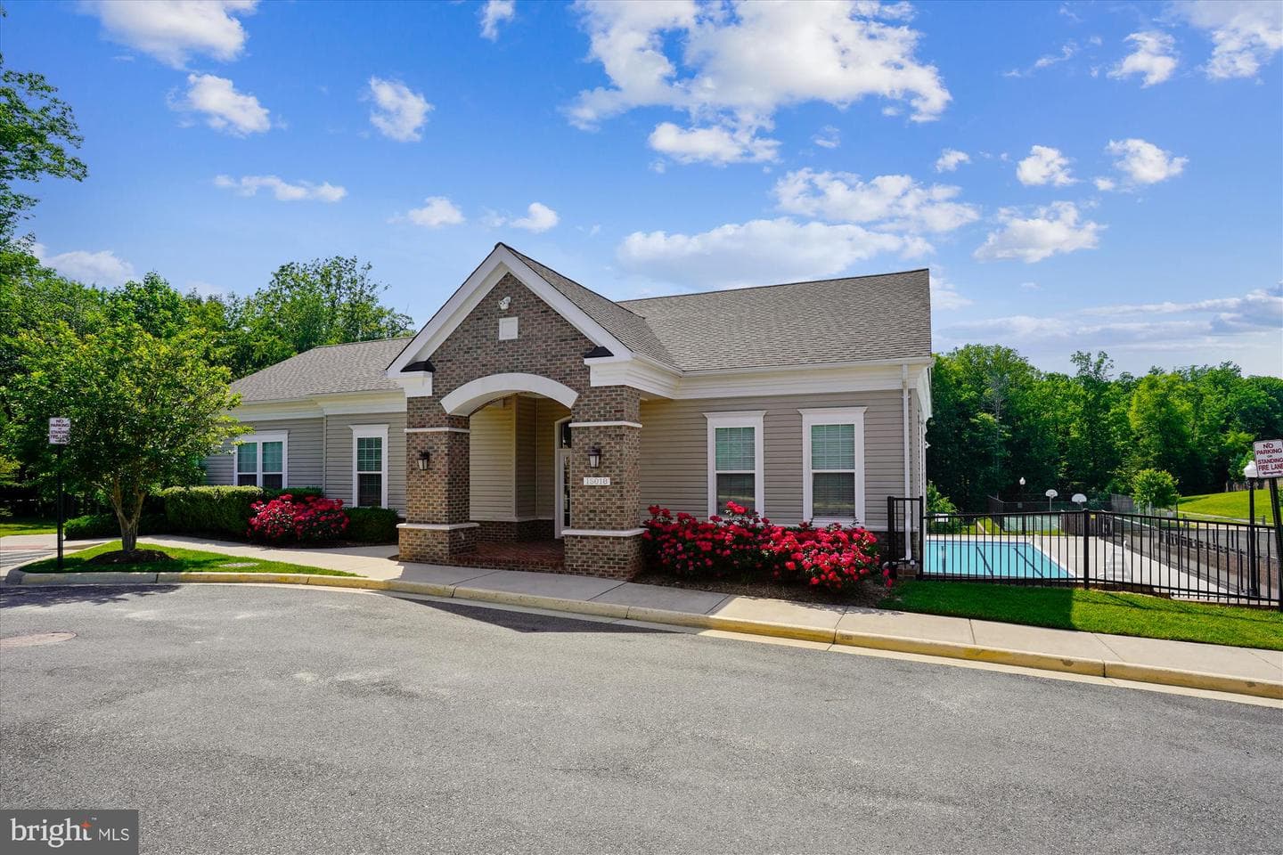 15109 Addison Lane photo 35