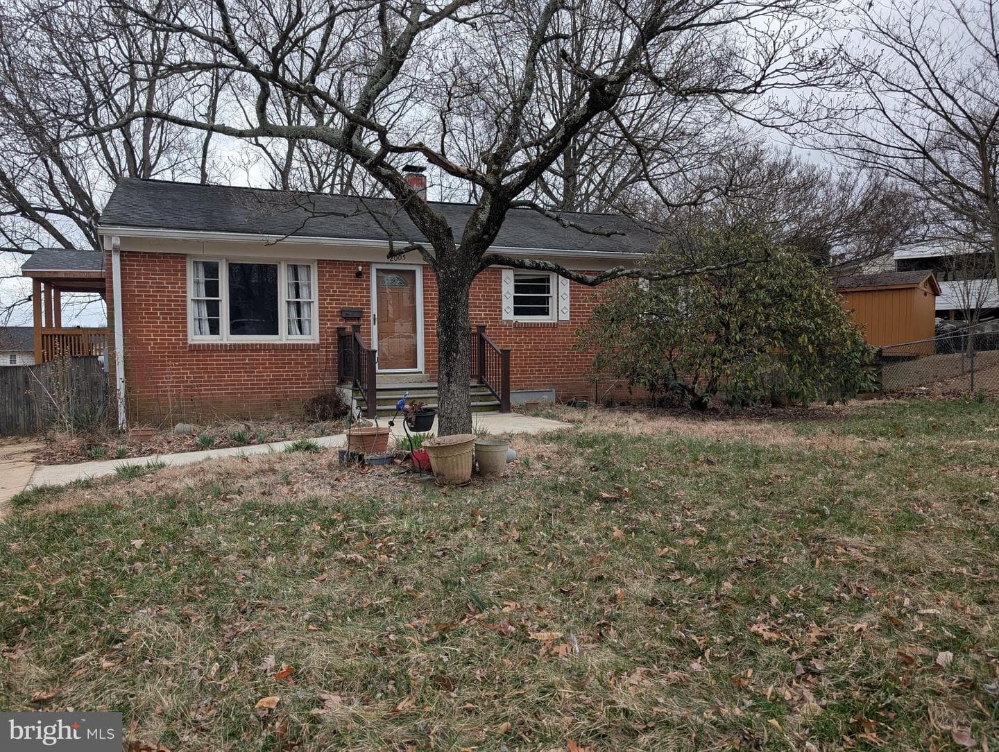 2005 York Drive photo 2