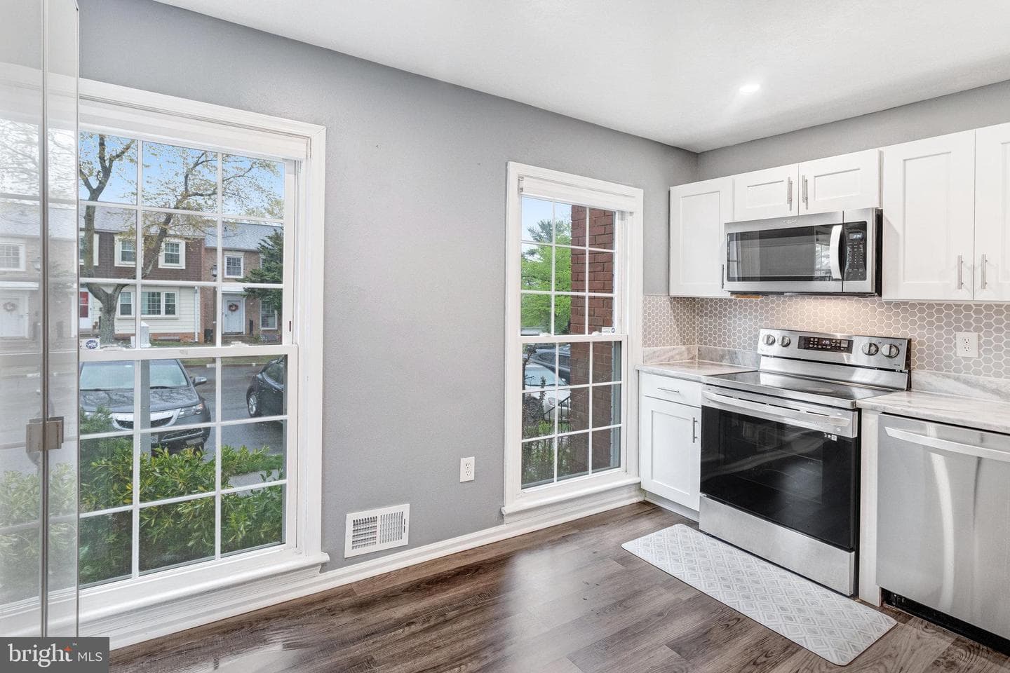 12712 Harborview Court photo 6