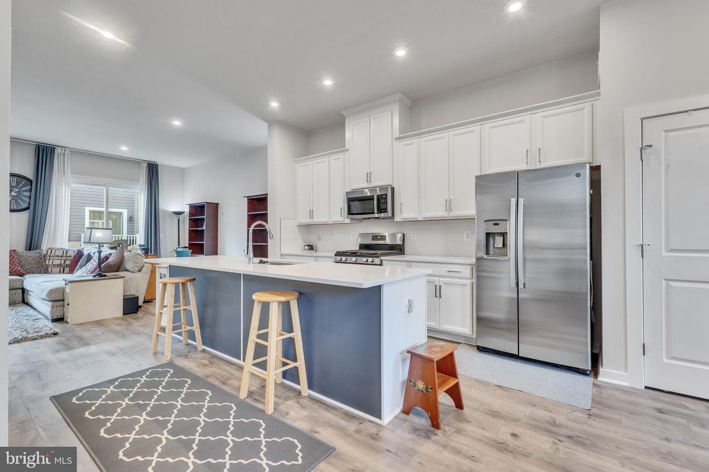 1723 Beech Leaf Street photo 2