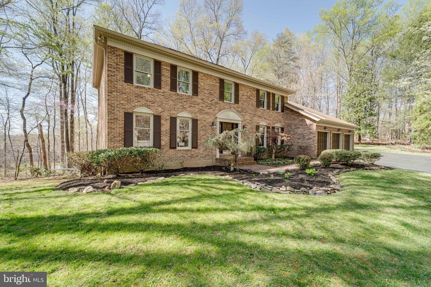 8232 Honeysuckle Road photo 2