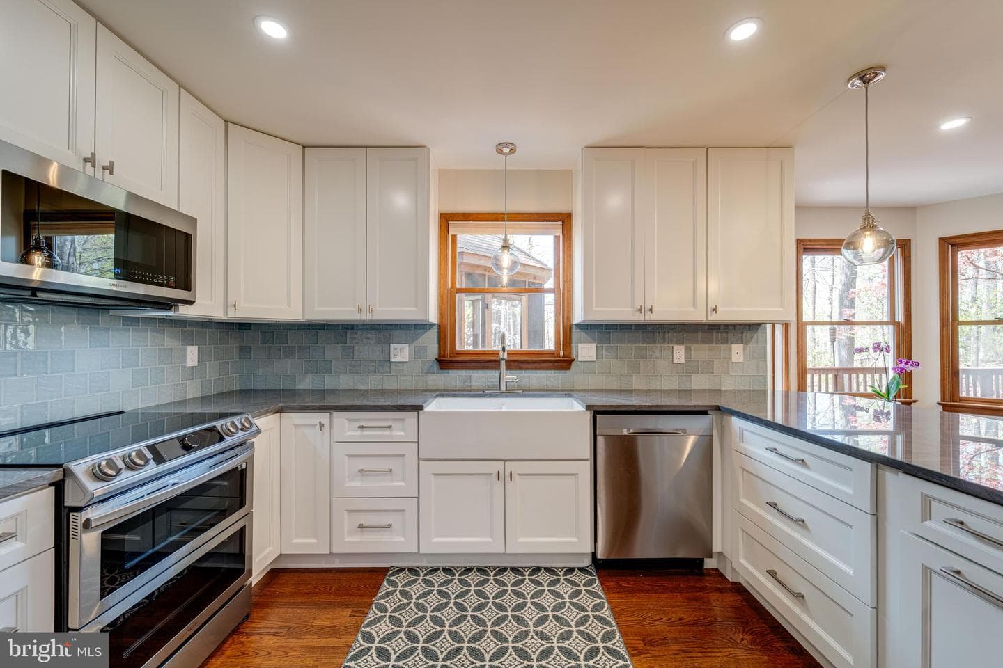 8232 Honeysuckle Road photo 22