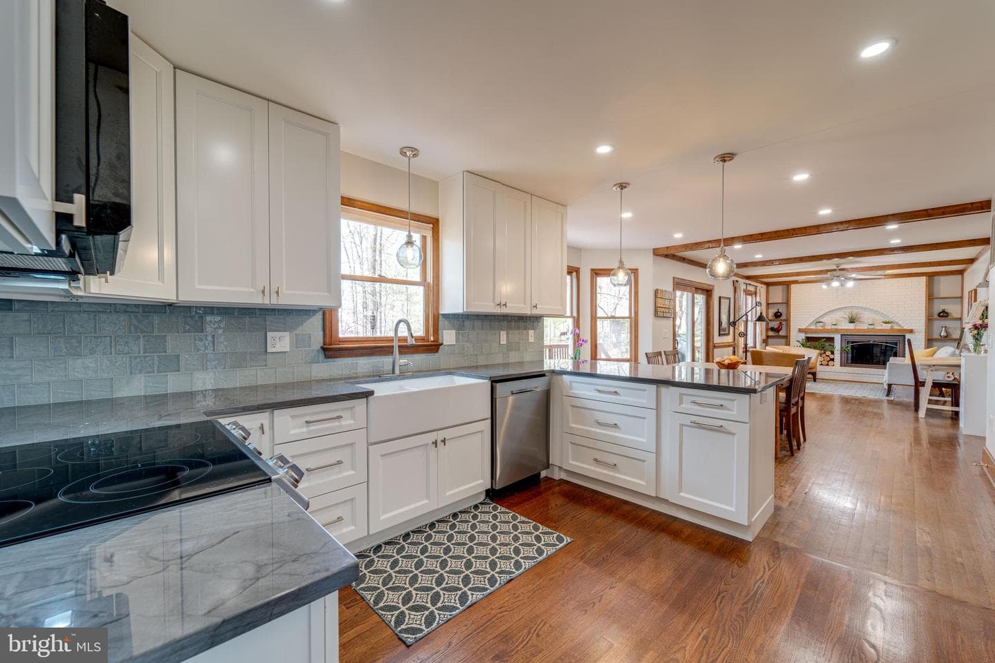 8232 Honeysuckle Road photo 25