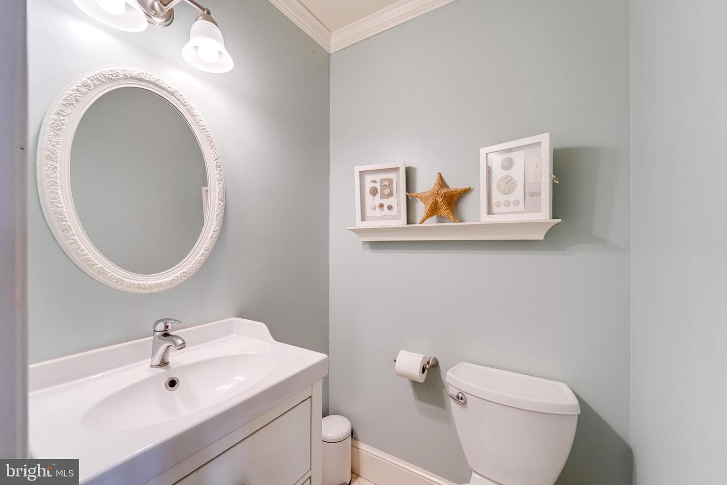 8232 Honeysuckle Road photo 27