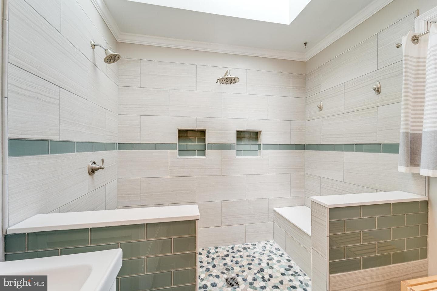 8232 Honeysuckle Road photo 33