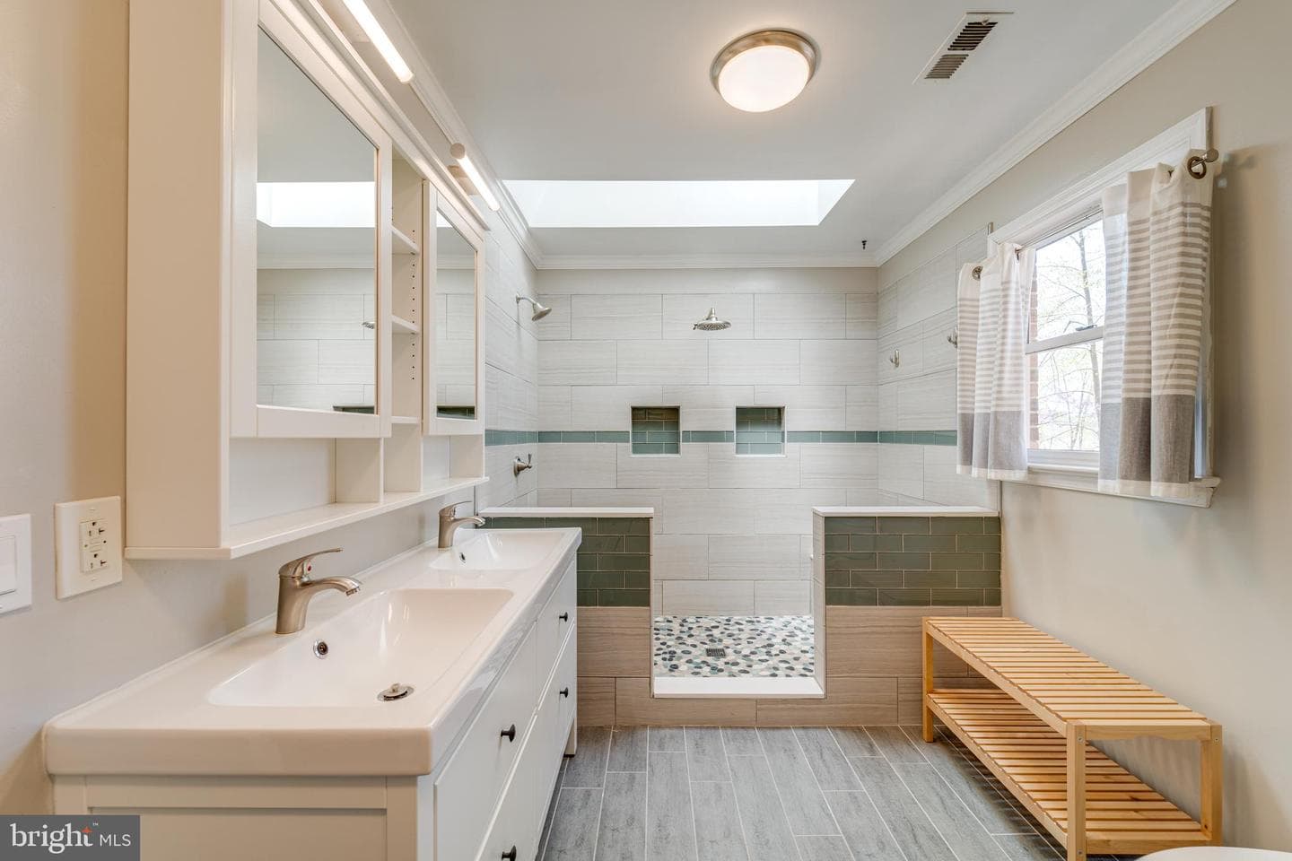8232 Honeysuckle Road photo 34