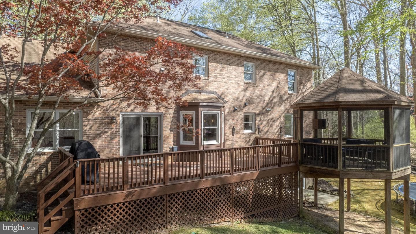 8232 Honeysuckle Road photo 62