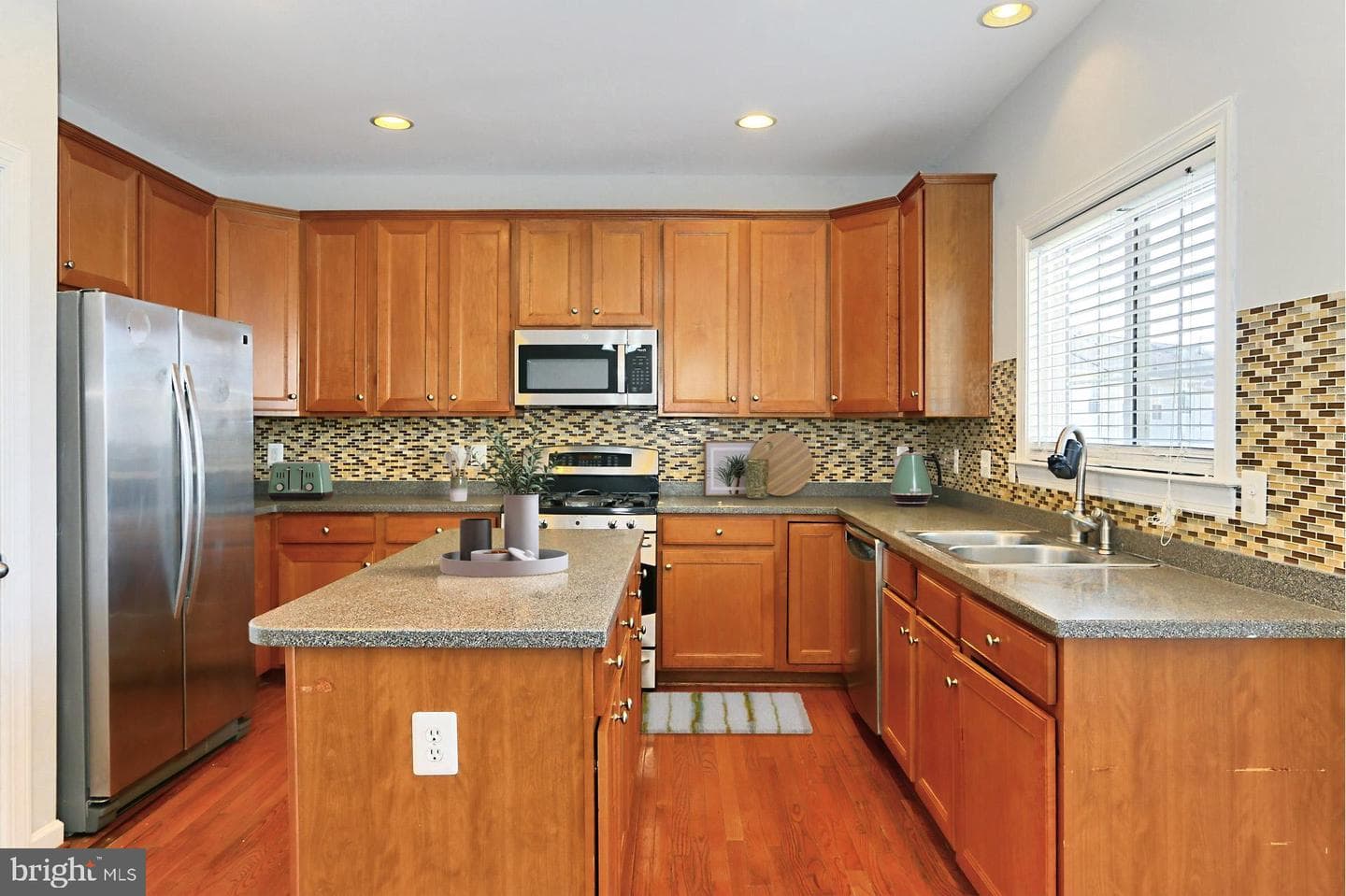 6090 Popes Creek Place photo 8