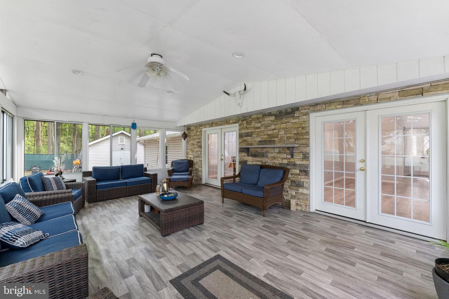 1401 Spring Lake Drive photo 27