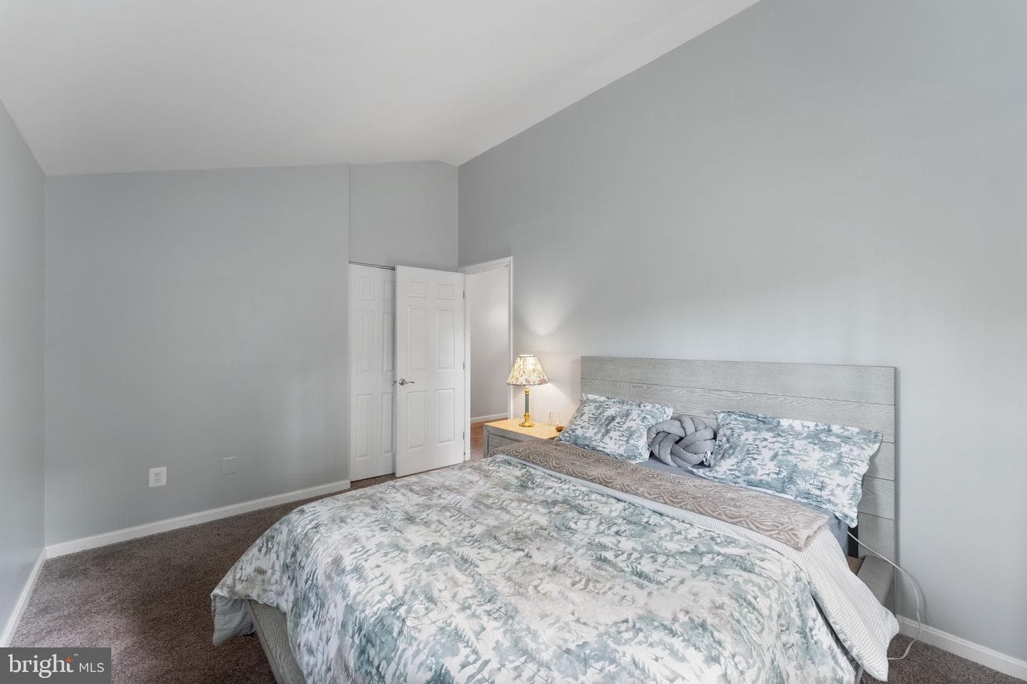 1401 Spring Lake Drive photo 32