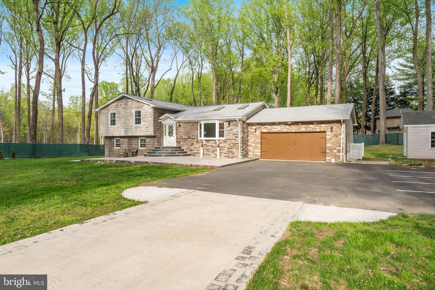 1401 Spring Lake Drive photo 9