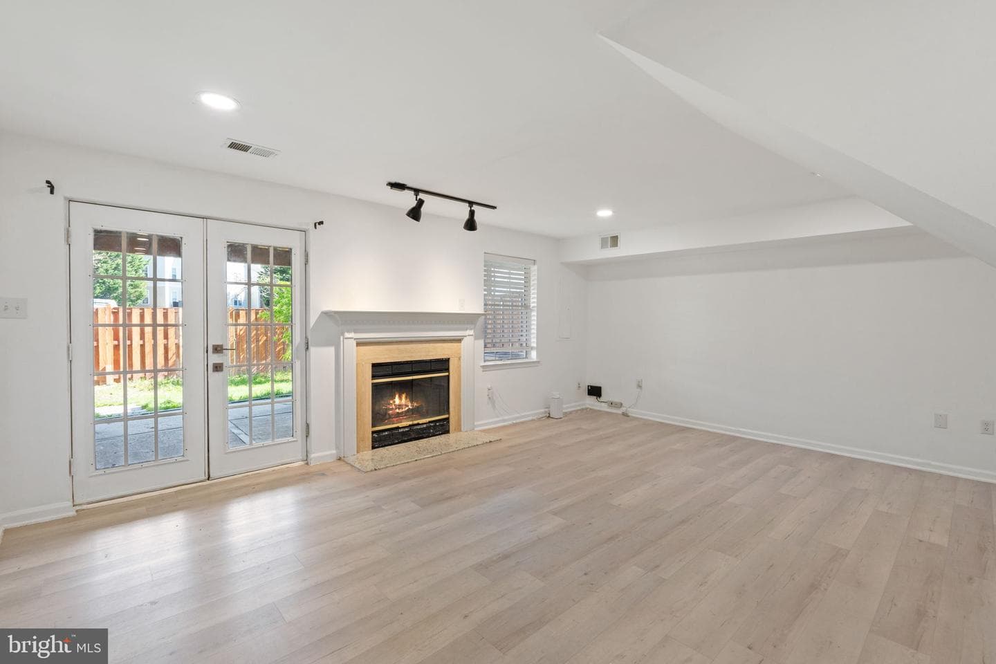 12881 Hyannis Lane photo 21