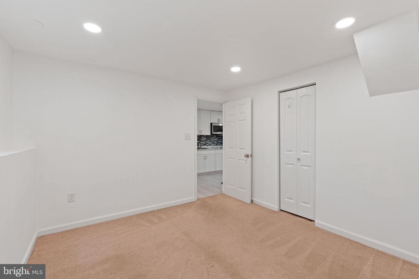 12881 Hyannis Lane photo 25
