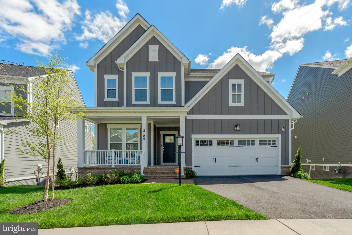 2109 Blue Mockingbird Lane photo 1