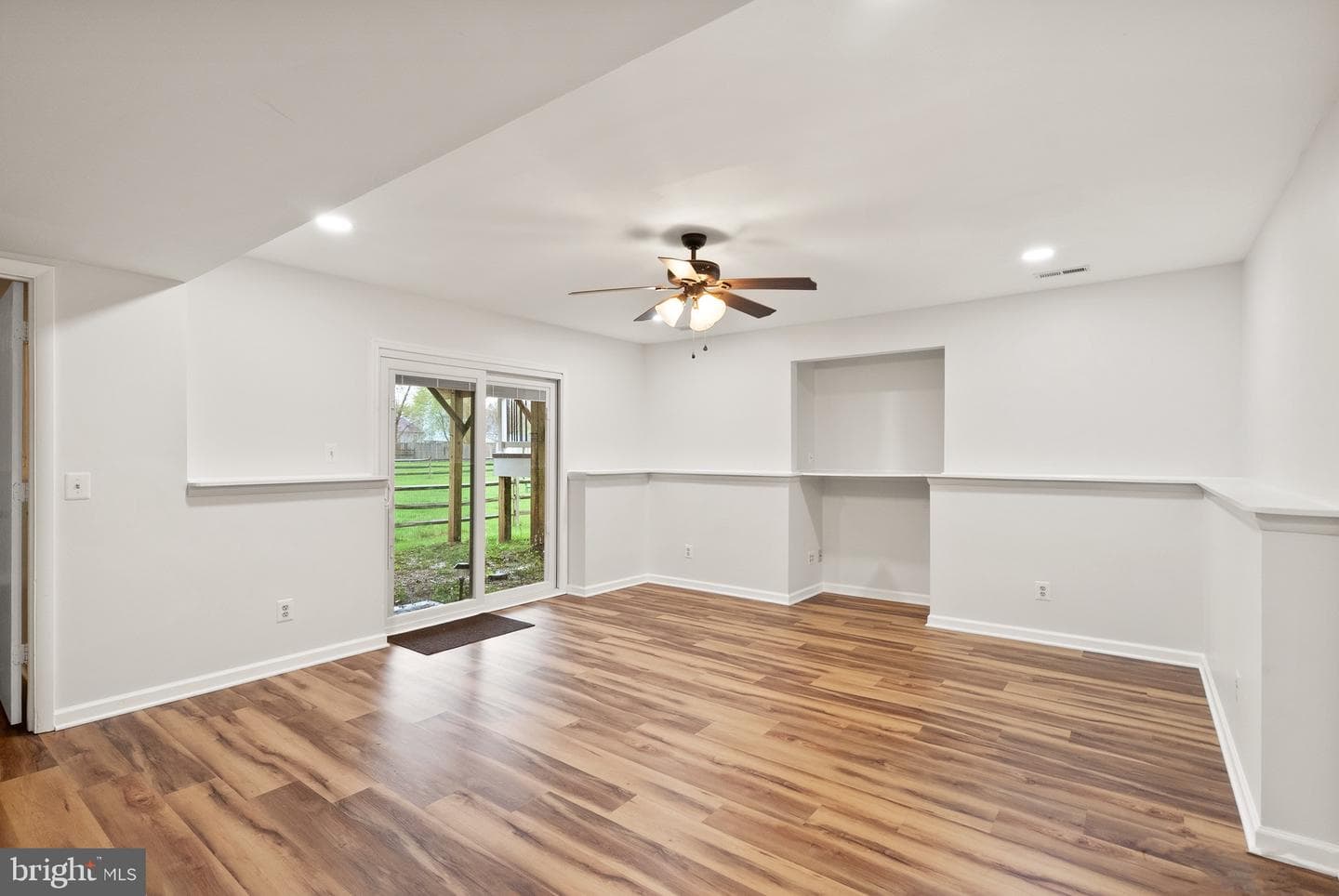 9509 Country Roads Lane photo 31
