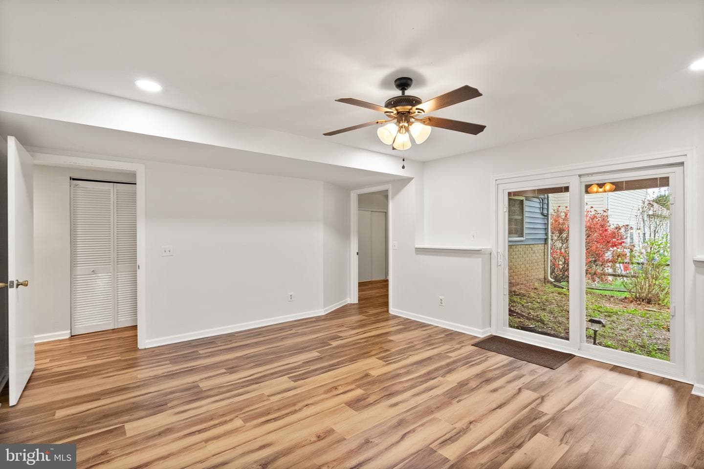 9509 Country Roads Lane photo 32