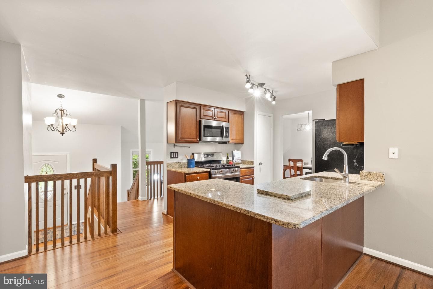 9509 Country Roads Lane photo 8