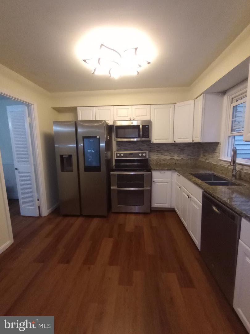 12724 Inverness Way photo 7
