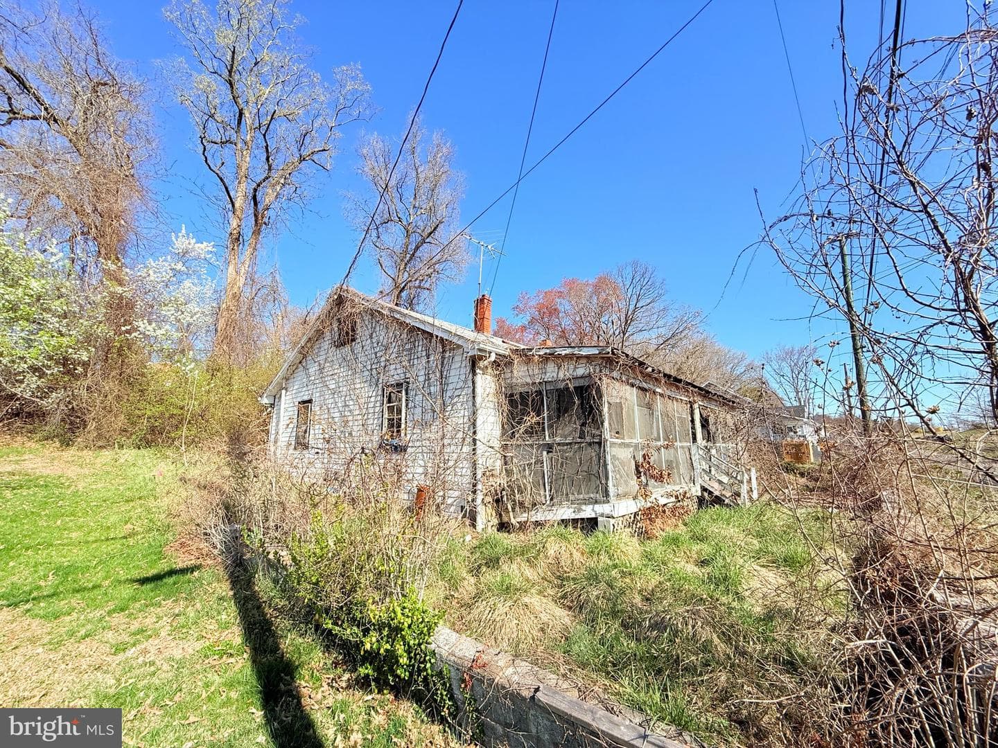 18512 Corby Street photo 2