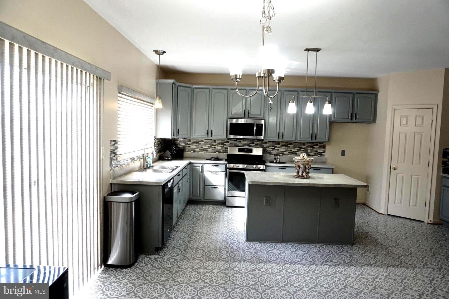 3007 Desert Palm Court photo 12