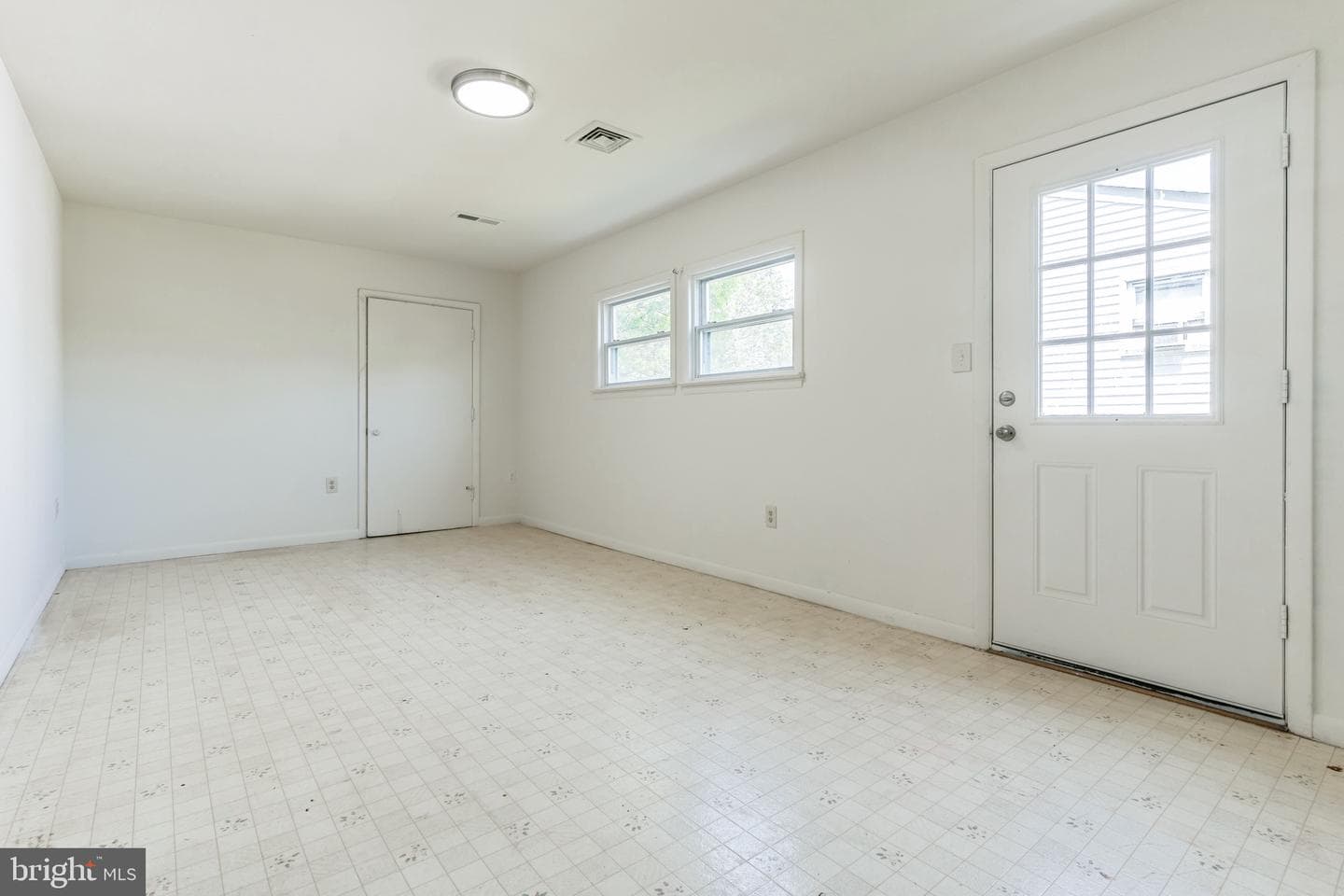 9410 Spotsylvania Street photo 13