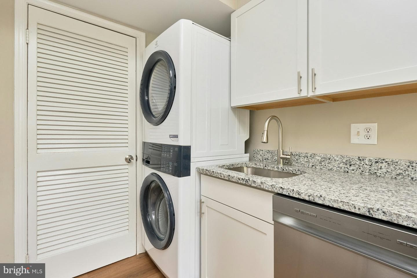 8321 Irongate Way photo 18