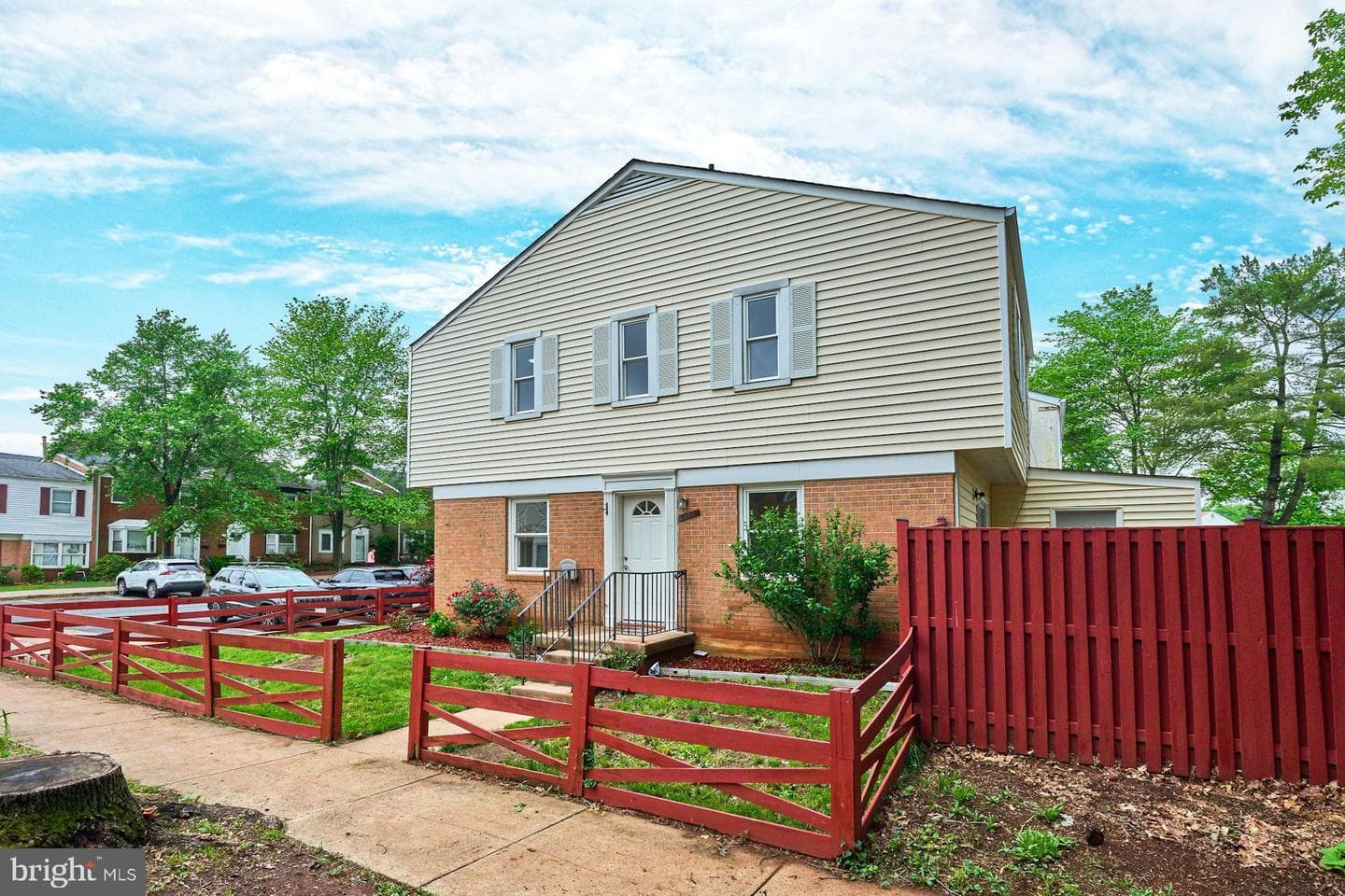 8321 Irongate Way photo 3