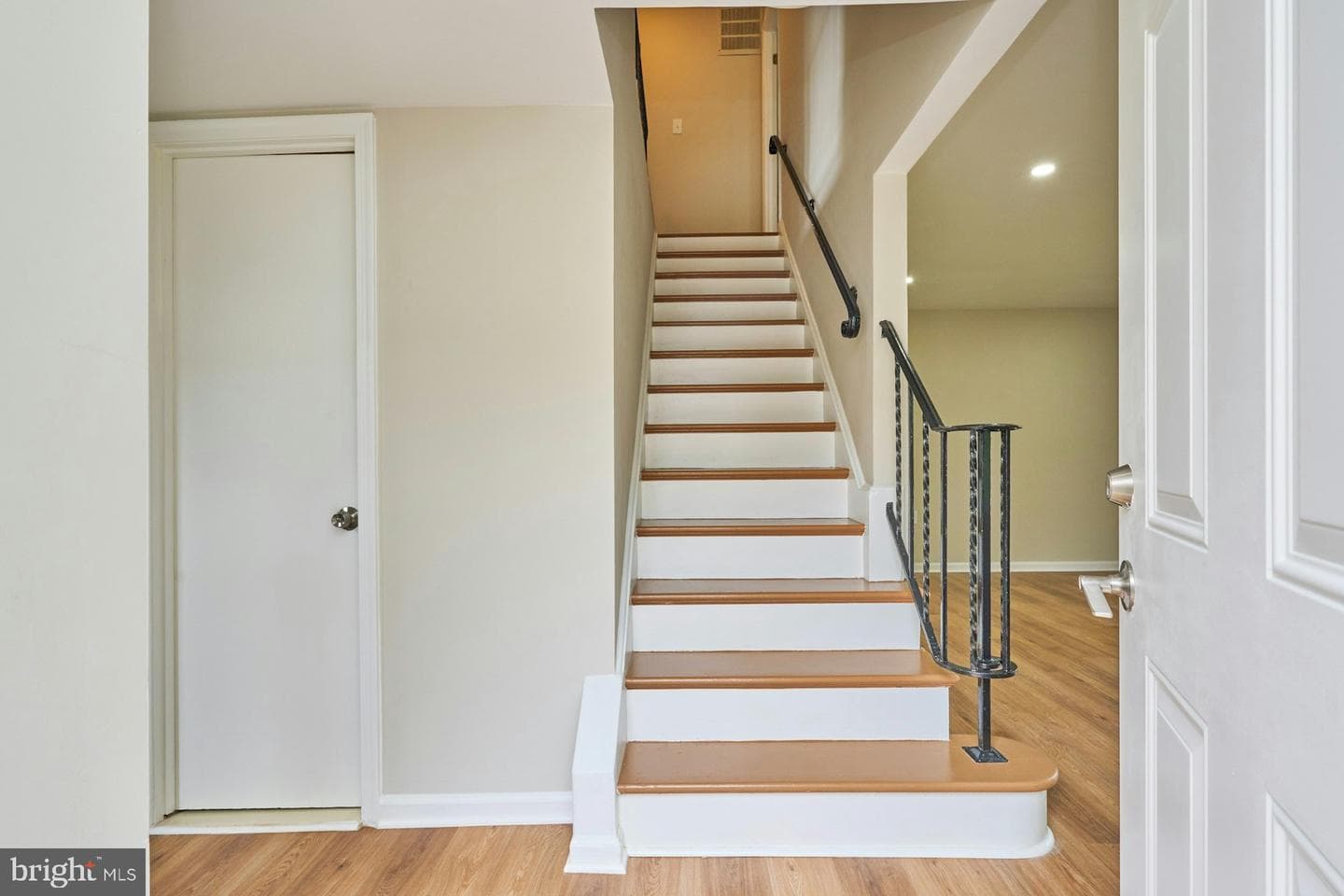 8321 Irongate Way photo 5