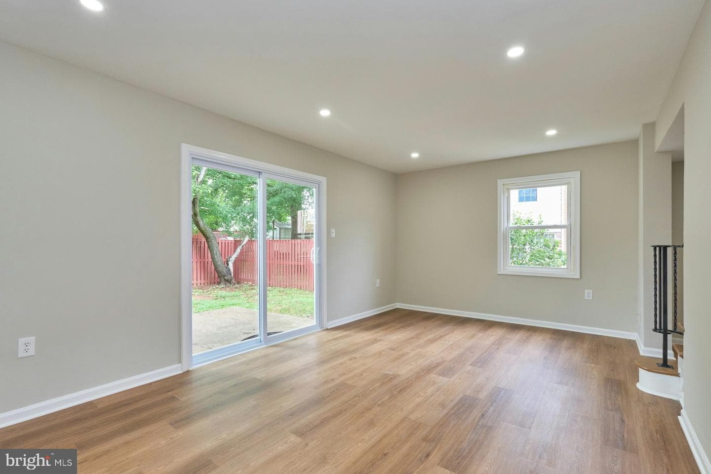 8321 Irongate Way photo 9