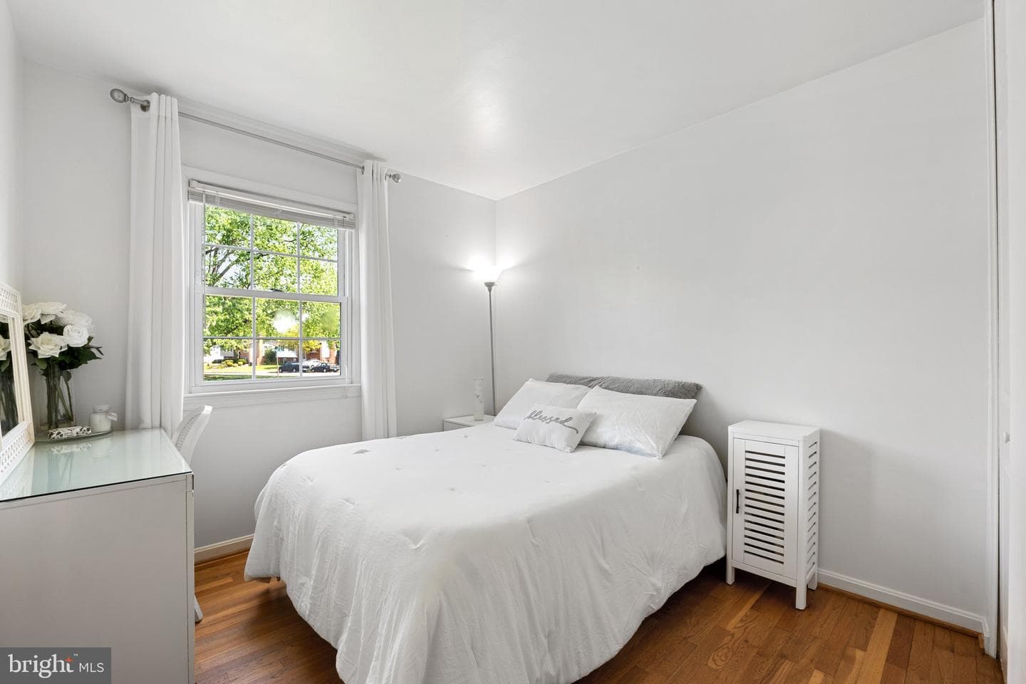 7518 Roxbury Avenue photo 21