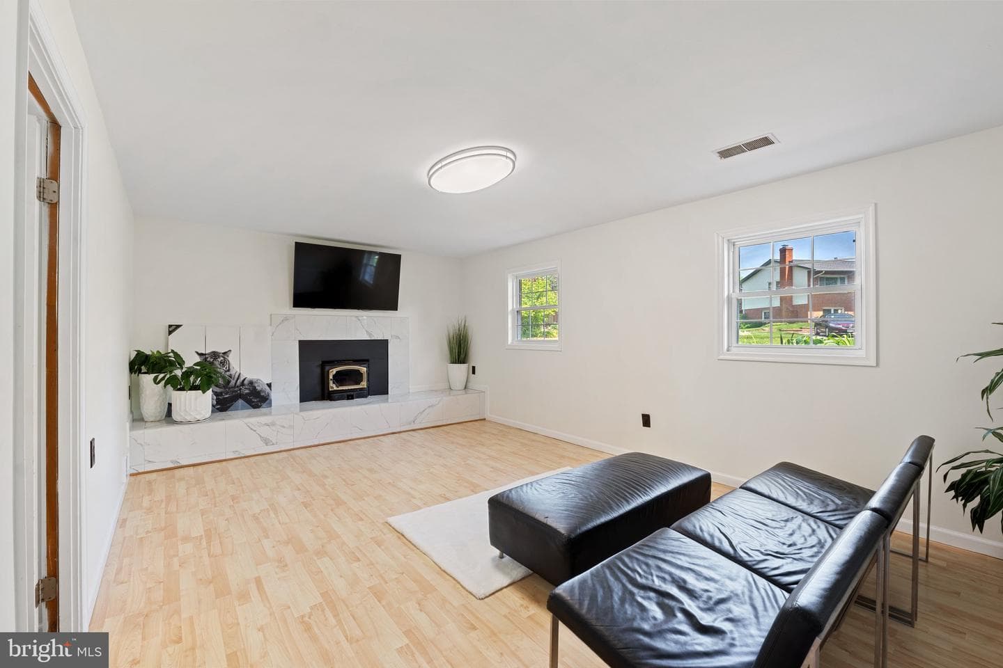 7518 Roxbury Avenue photo 8
