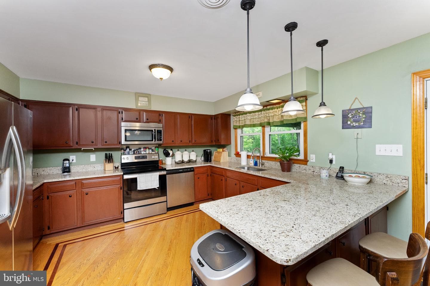 10001 Hopkins Lane photo 10