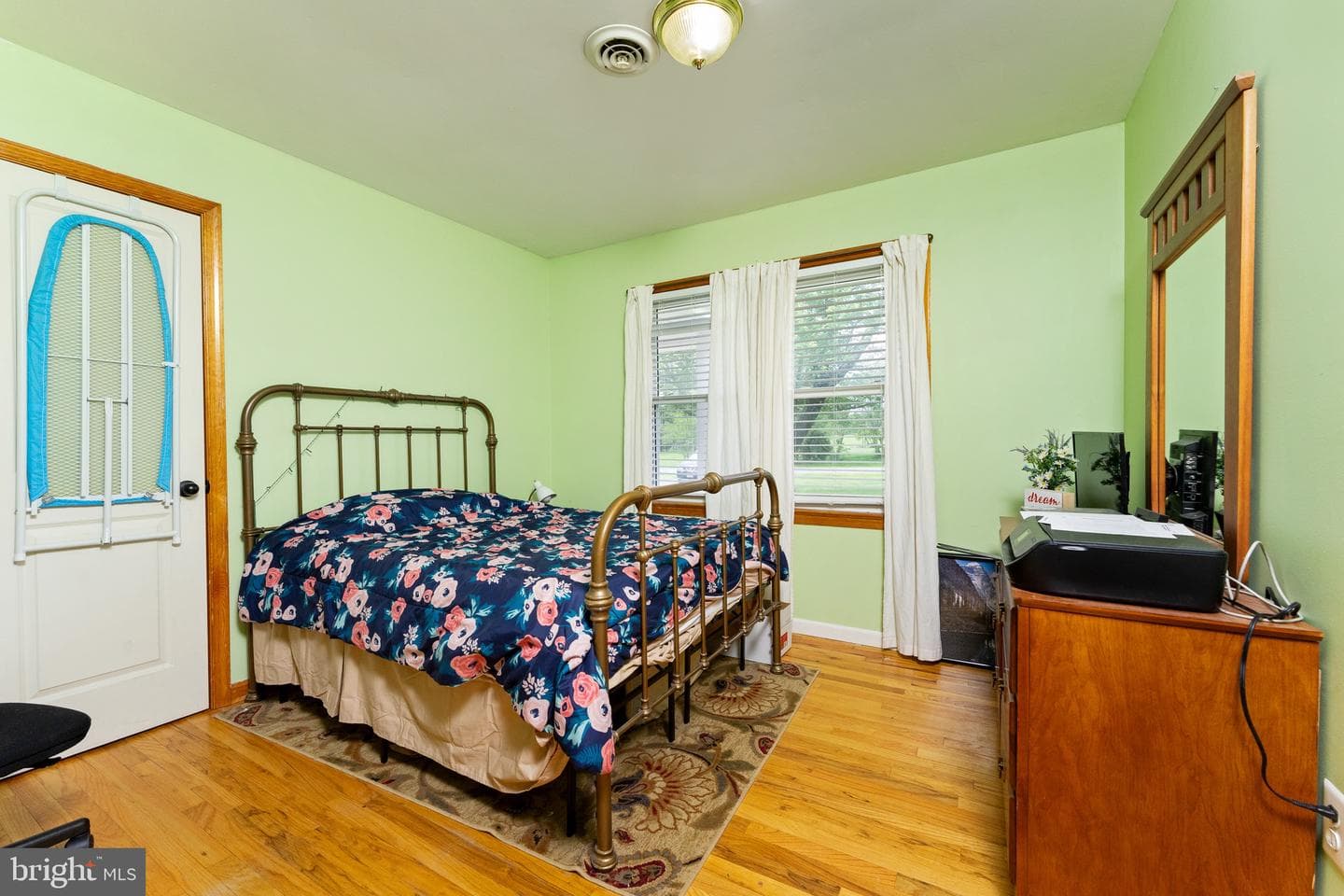 10001 Hopkins Lane photo 12