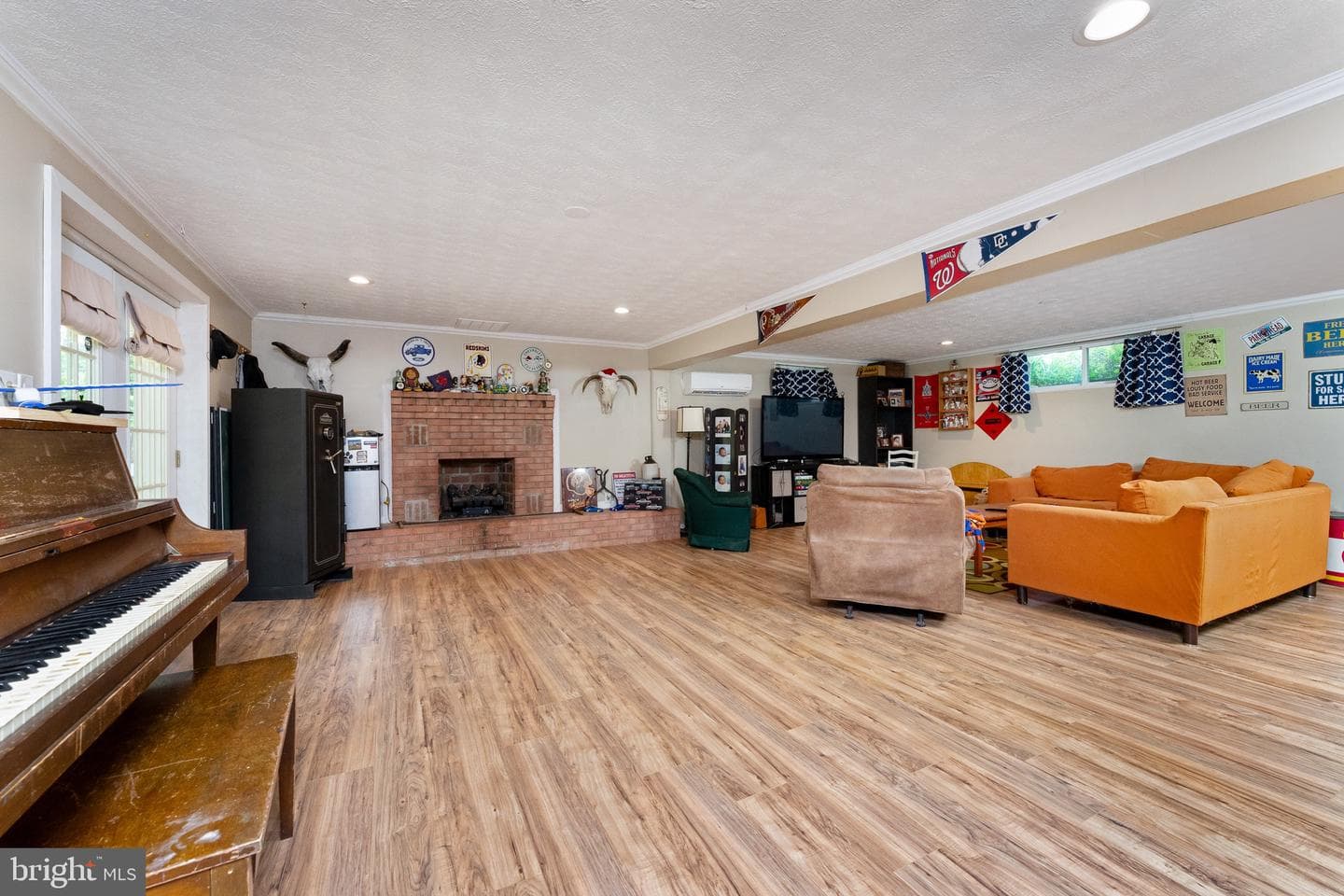 10001 Hopkins Lane photo 17