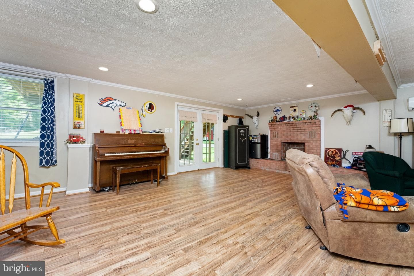 10001 Hopkins Lane photo 18