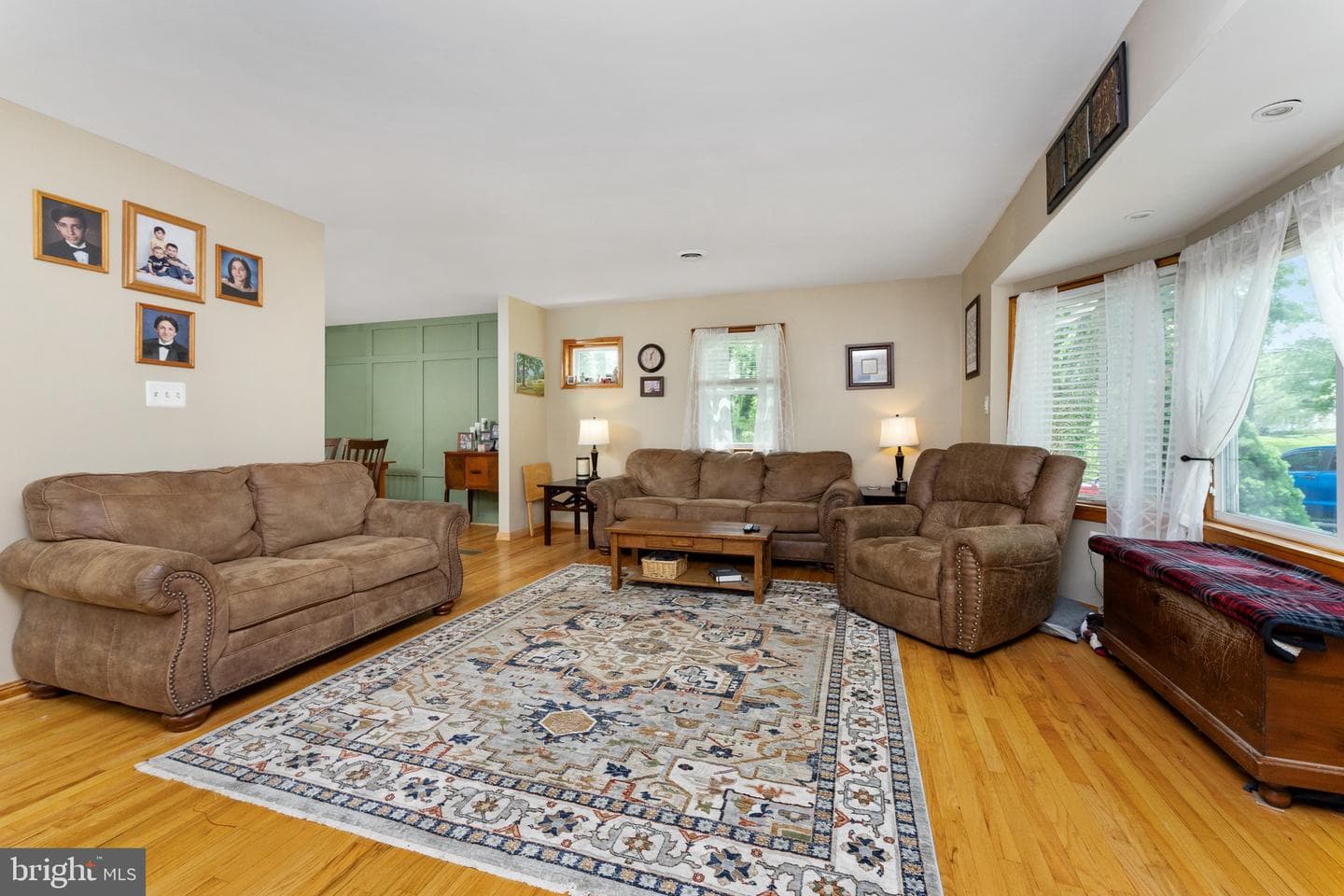 10001 Hopkins Lane photo 7