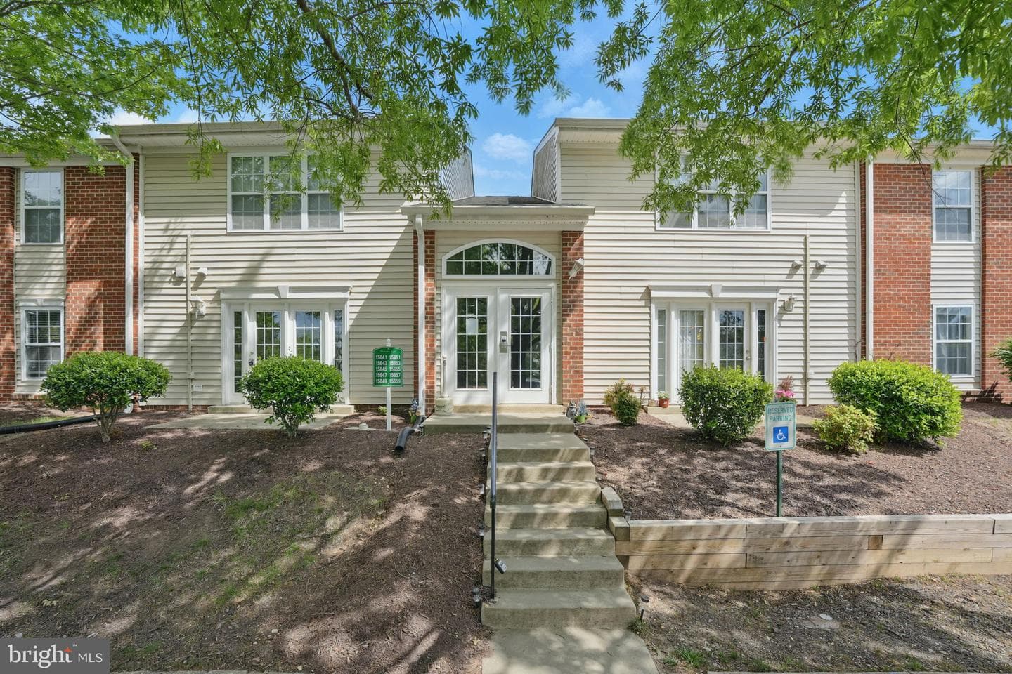 15645 Horseshoe Lane photo 2