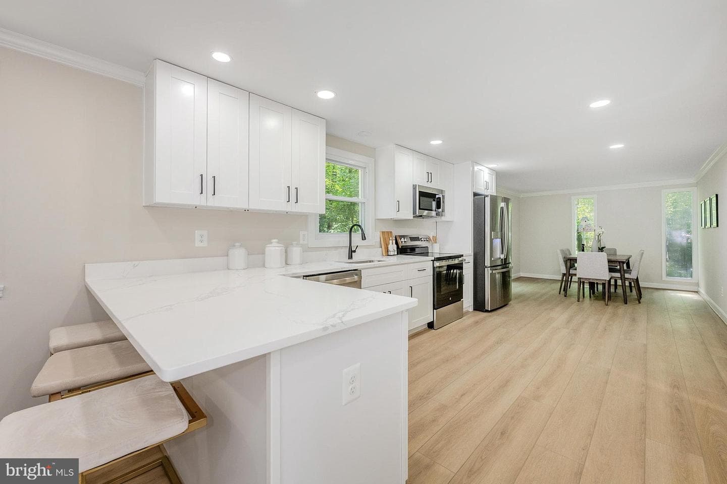 8032 Gracie Drive photo 6