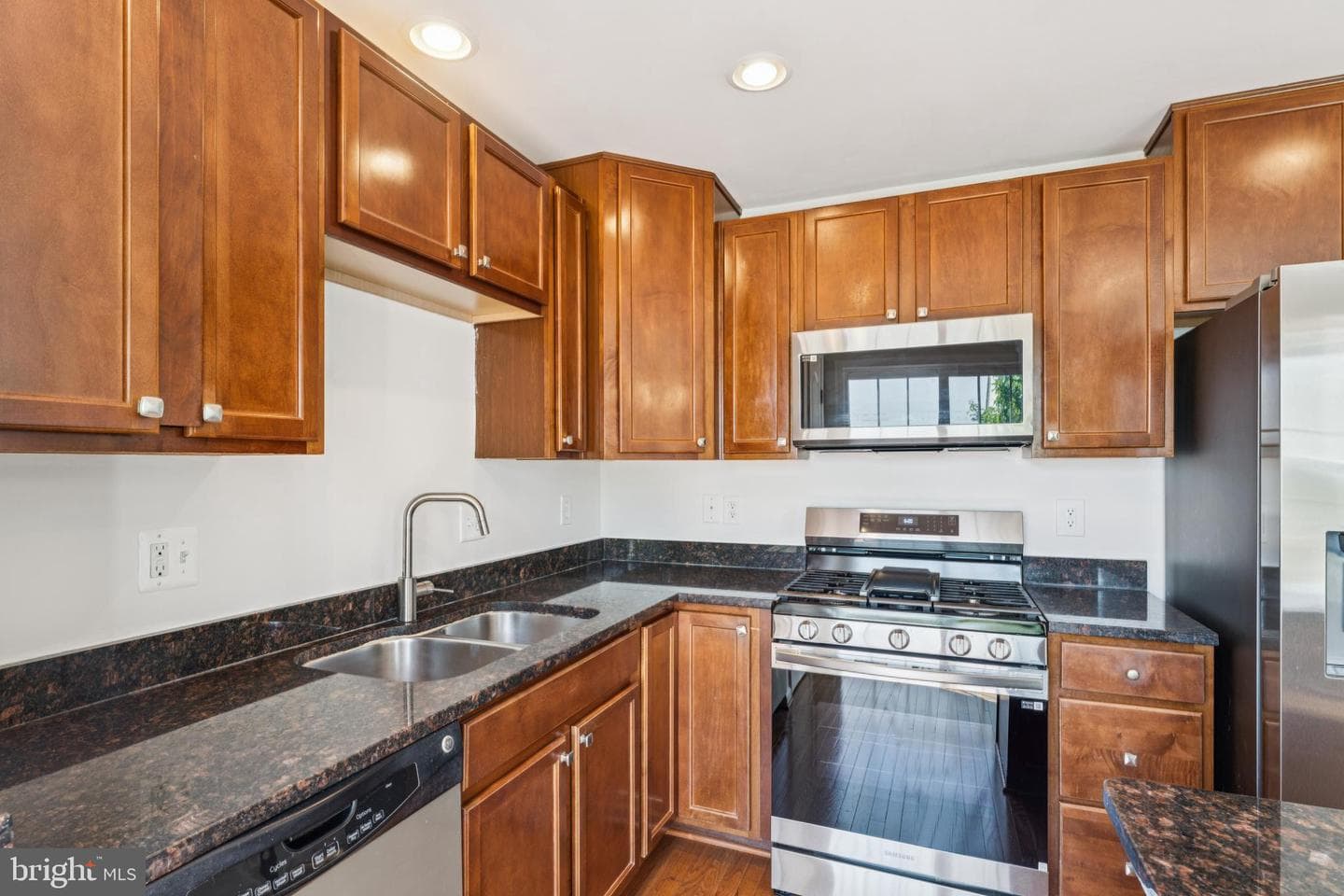 2924 Truffle Oak Place photo 8