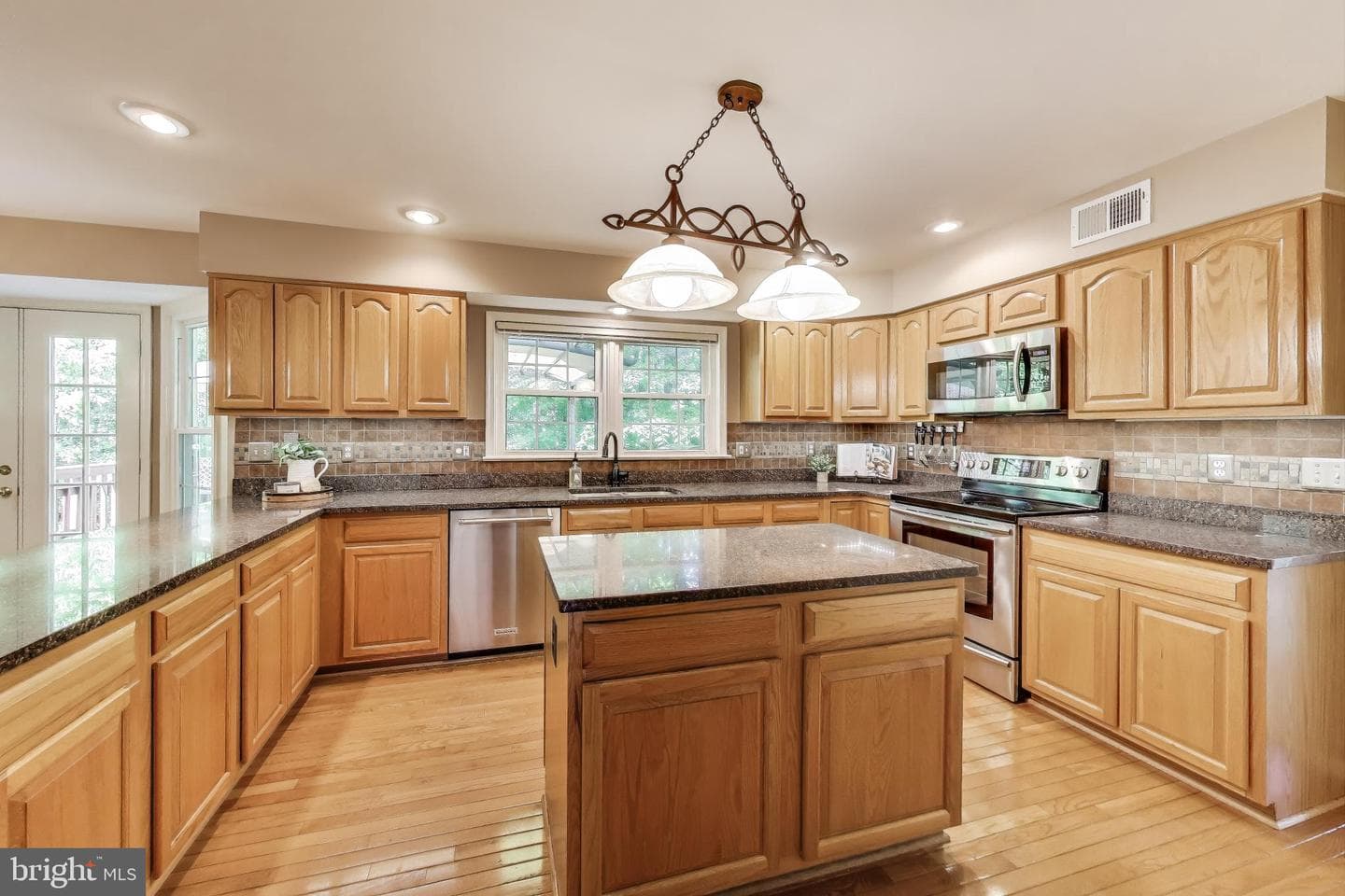3940 Spirea Court photo 11