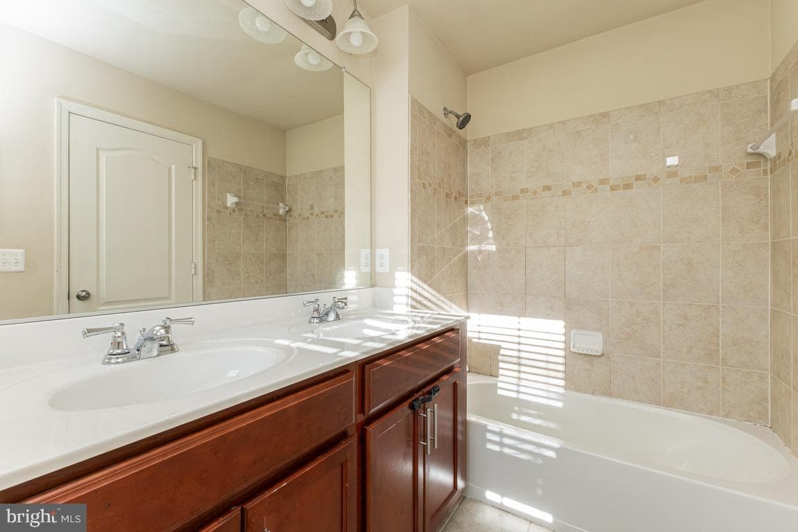 4511 Potomac Highlands Circle photo 10