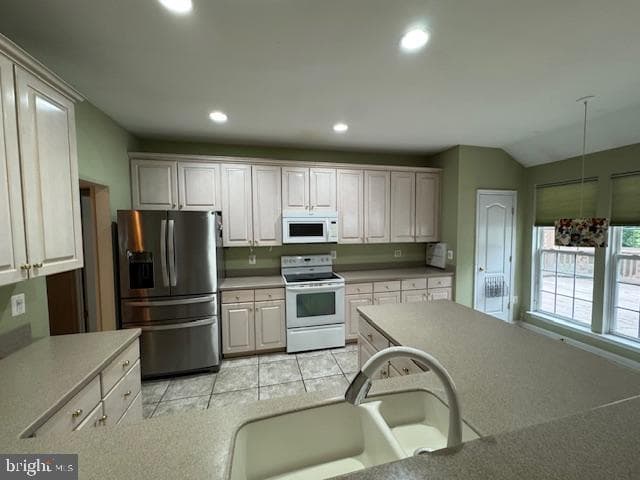 1720 Faversham Way photo 6