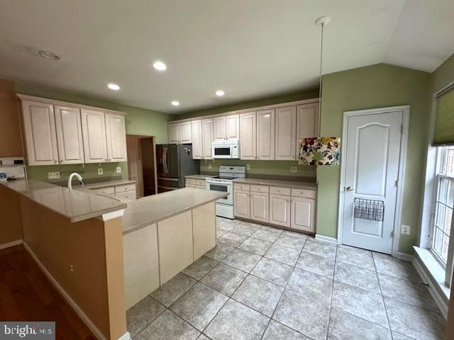 1720 Faversham Way photo 7